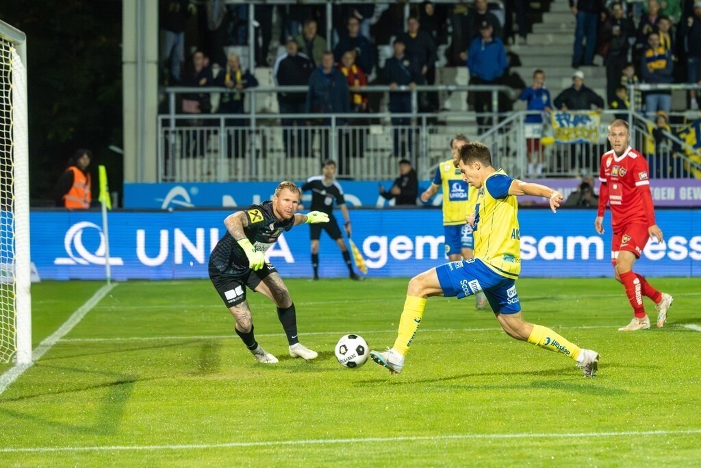 Admiral 2. Liga, Saison 2026/27, 8. Spieltag: First Vienna FC 1894 gegen SKN St. Pölten | Admiral 2. Liga, Saison 2026/27, 8. Spieltag: First Vienna FC 1894 gegen SKN St. Pölten / Tobias Anselm (10) trifft zum 2:1 für die Vienna - Realisiert mit Pictrs.com