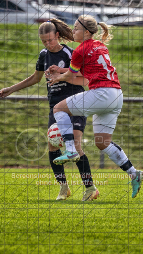 20250928_131736_0183-Bearbeitet-2 | #,1.FC Donzdorf (schwarz) vs. TV Derendingen (rot), Fussball, Frauen-Verbandsliga Württemberg, 03. Spieltag, Saison 2025/2026, Rasenplatz Lautertal Stadion, Süßener Straße 16, 73072 Donzdorf, 28.09.2025 - 13:00 Uhr,Foto: PhotoPeet-Sportfotografie/Peter Harich