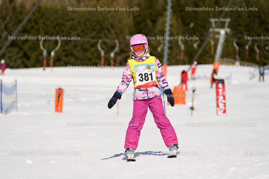 SRF_27.02.2026_189 | Skirennfotos,Serfaus,Fiss,Ladis,Kinderskirennen,Winter,Tirol,Oberland,skirace,SFL,feelfree,weil wir's genießen,ski,Ski,skifahren,Sonnenplateau, - Realisiert mit Pictrs.com