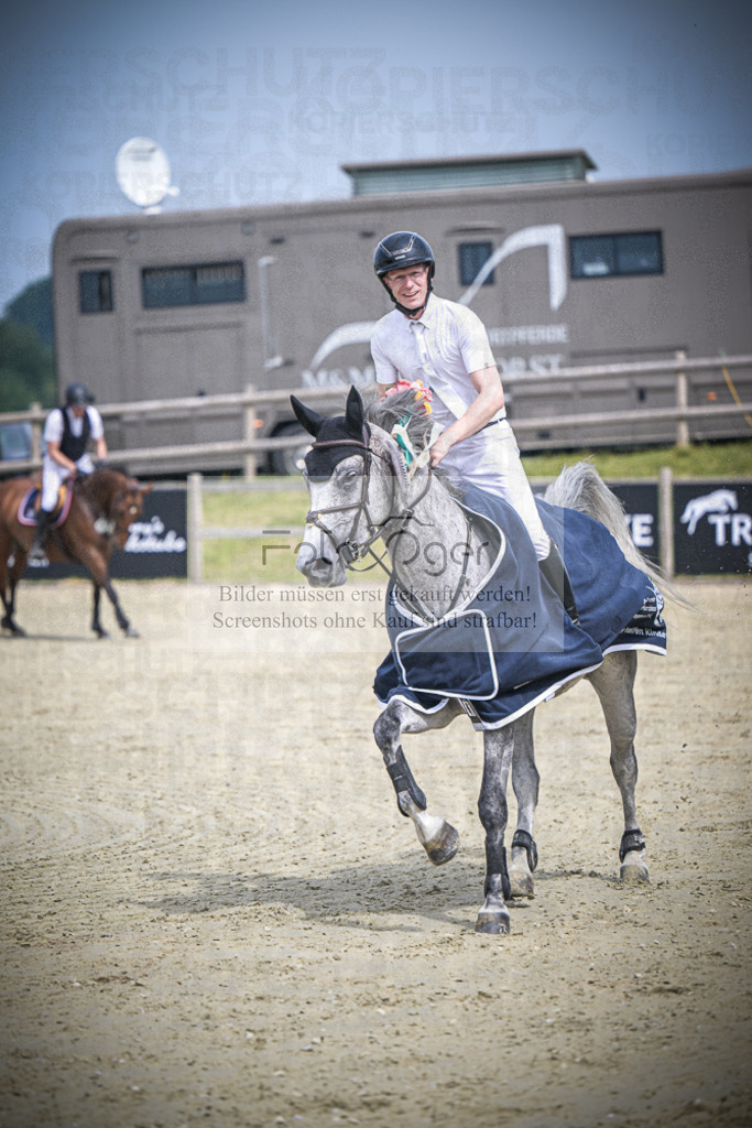 DOS_0074 | Entdecke hochwertige Reitturnierfotos von Foto Oger. Professionell, emotional und authentisch – jetzt Lieblingsmomente im Shop bestellen.Deutschlandweite Turnierfotografie. - Realisiert mit Pictrs.com