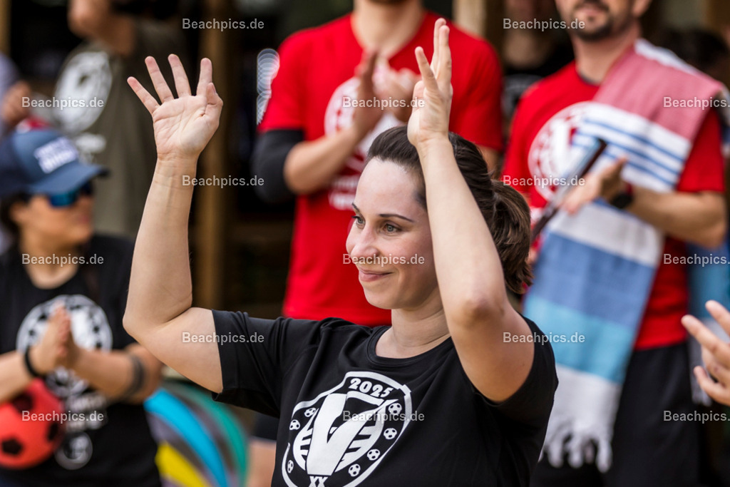 2025-200083330-Strandvölkerball-WM |  24.08.2025; Berlin Foto: Gerold Rebsch - www.beachpics.de