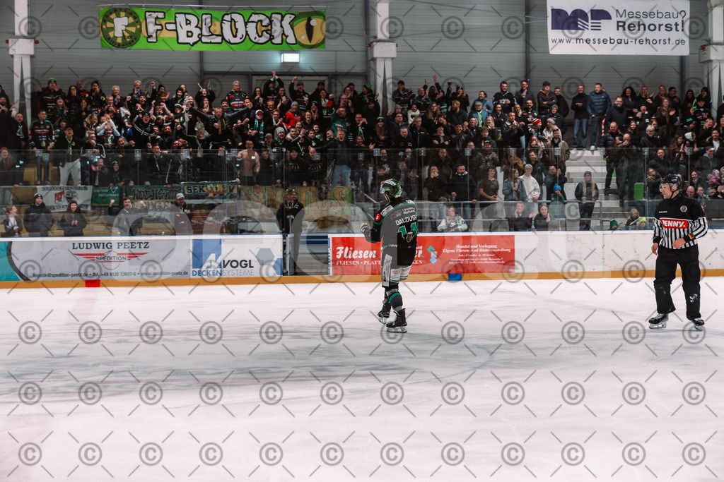 Alligators_vs_Stuttgart_16_11_2025-59 | Höchstadt Alligators Fotogalerie: Eishockey-Action aus Franken. Professionelle Spielfotos, Portraits & Stadionbilder zum Download. Jetzt entdecken! - Realisiert mit Pictrs.com
