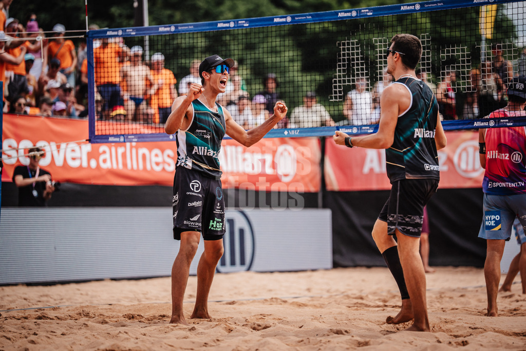 Beachvolleyball | Männer | Allianz German Beach Tour 2025 | Tourstop München | 05.07.2025 | v.l. Valentin Schneckenburger und Yannick Bibelriether jubeln