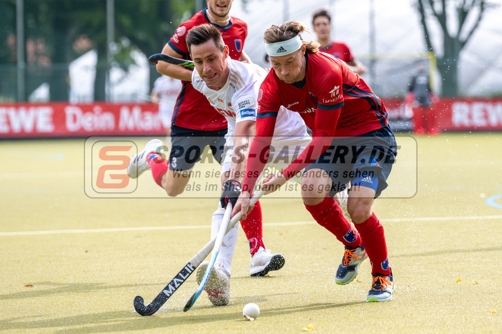 SFE_20230923_0027 | Hockey 1. Bundesliga Herren Rot-Weiss - Berliner HC am 23.09.2023 in Köln (KTHC Stadion Rot-Weiss Köln Tennis and Hockey Club), Photo: Stephan Fehrmann 2023 (Sports-Gallery),Martin Zwicker ( Bremer HC #23 ) ,Forian Adrians ( Rot-Weiss Köln #8 )