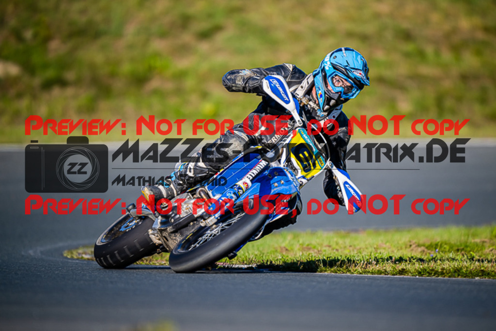 MaZZes_FotoMatrix_220904_6192 | S1