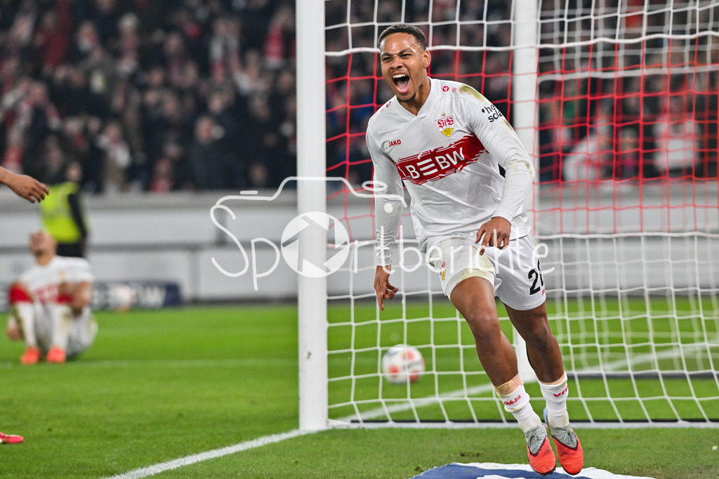 VfB Stuttgart - SG Eintracht Frankfurt | STUTTGART, GERMANY - 13. JANUARY: Jubel der Stuttgarter nach dem Treffer zum 3-2 durch Nikolas NARTEY (VfB Stuttgart 28) / Tor / Torschuetze / Freude / Happy während dem Bundesligamatch zwischen dem VfB Stuttgart und der SG Eintracht Frankfurt am 17. Spieltag in der MHP-Arena / DFL REGULATIONS PROHIBIT ANY USE OF PHOTOGRAPHS AS IMAGE SEQUENCES AND/OR QUASI-VIDEO