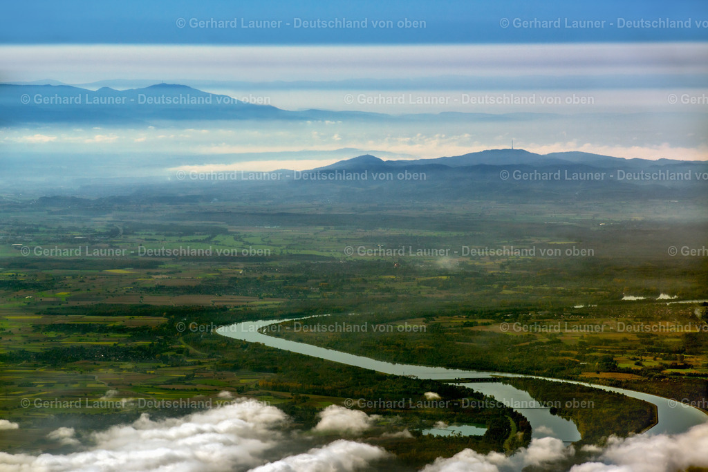 3704382 | . von Straßburg mit Blick auf den Kaiserstuhl