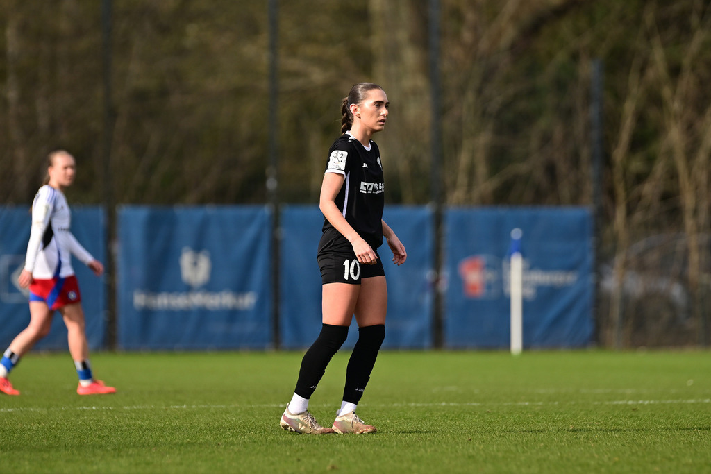 Fußball I Frauen I Saison 2024-2025 I 2. Bundesliga I 19. Spieltag I Hamburger SV - SV 67 Weinberg | Der Sportfotograf. - Realisiert mit Pictrs.com