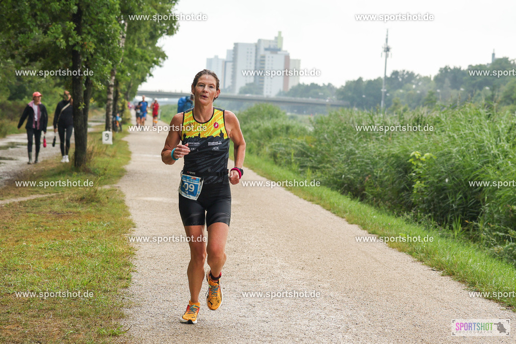 LUR_1712 | 34. M-net Erlanger Triathlon 2025 #erlangertriathlon  #mnettriathlon2025 #mnettriathlon #team #olympischedistanz #mitteldistanz #triathlon #maindonaukanal  #erlangertriathlon2025 #yourpictrs #tv1848 #tv1848erlangen  #triathlonbayern #sportinerlangen #demsportverbunden #sportshot_your_pictrs Copyright: www.sportshot.de