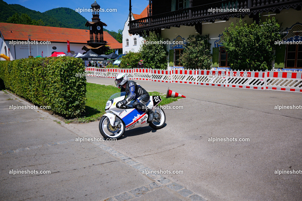 P1036985-2 | Erleben Sie atemberaubende, hochqualitative Fotos Ihrer Fahrt entlang der malerischen Alpenstraßen. Besuchen Sie alpineshots.com, um professionelle Aufnahmen Ihrer unvergesslichen Reise zu finden und zu kaufen - Realisiert mit Pictrs.com