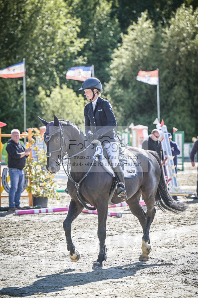 DOS_9562 | Entdecke hochwertige Reitturnierfotos von Foto Oger. Professionell, emotional und authentisch – jetzt Lieblingsmomente im Shop bestellen.Deutschlandweite Turnierfotografie. - Realisiert mit Pictrs.com