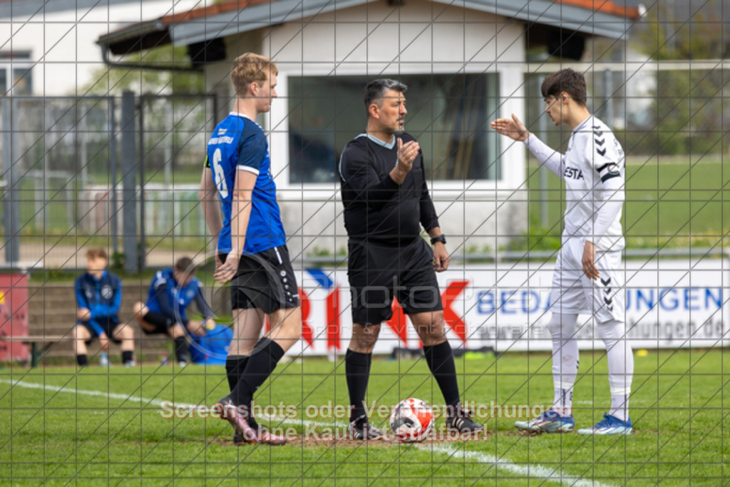 20250426_160343_0039 | #, SGM 1.FC Donzdorf/Reichenbach (weiß) vs. SGM FV 08 Unterkochen (blau), Fussball, A-Junioren Regionenstaffel Mitte 3 - WfV, Saison 2024/2025, Rasenplatz, Lautertal Stadion, Süßener Straße 16, 73072 Donzdorf, 26.04.2025 - 16:00 Uhr,Foto: PhotoPeet-Sportfotografie/Peter Harich