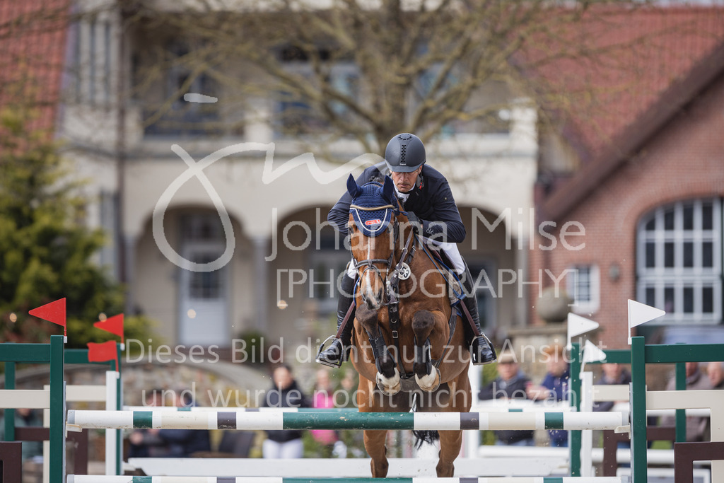 230426_HofSosath_S-Spr-412 | Deine schönsten Turniermomente als professionelle Fotos! Entdecke hochwertige Pferdesport-Fotografie im Online-Shop. Jetzt Fotos finden & bestellen!