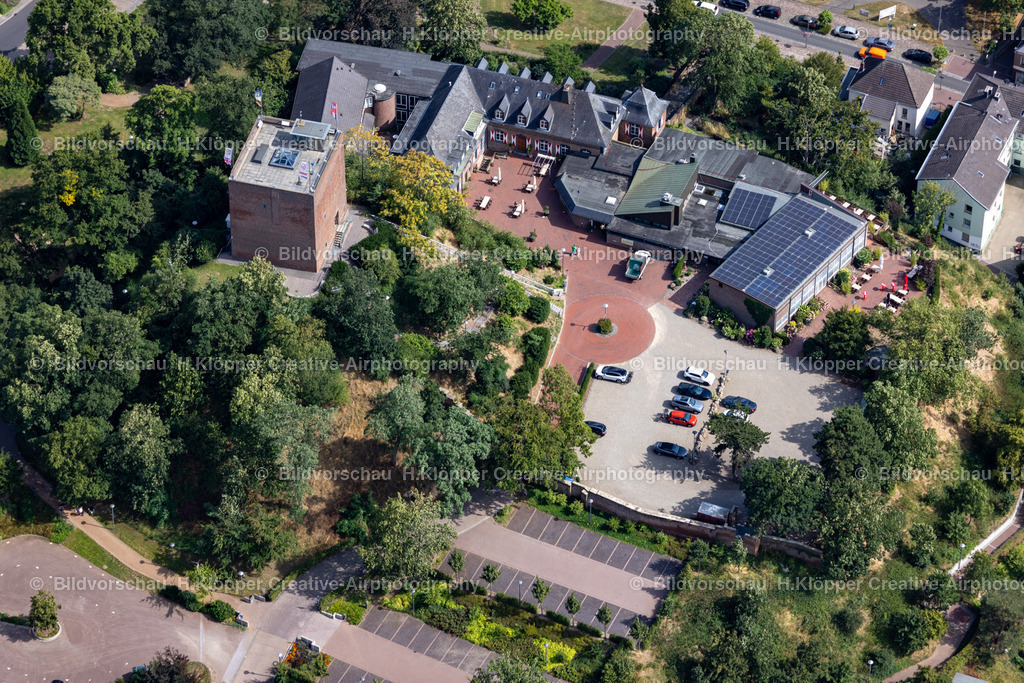 Luftbild 41849 Wassenberg Burg Wassenberg Hotel Restaurant 439A4717 | Luftbildfotografie und Luftbildfotograf Hermann Klöpper - Realisiert mit Pictrs.com