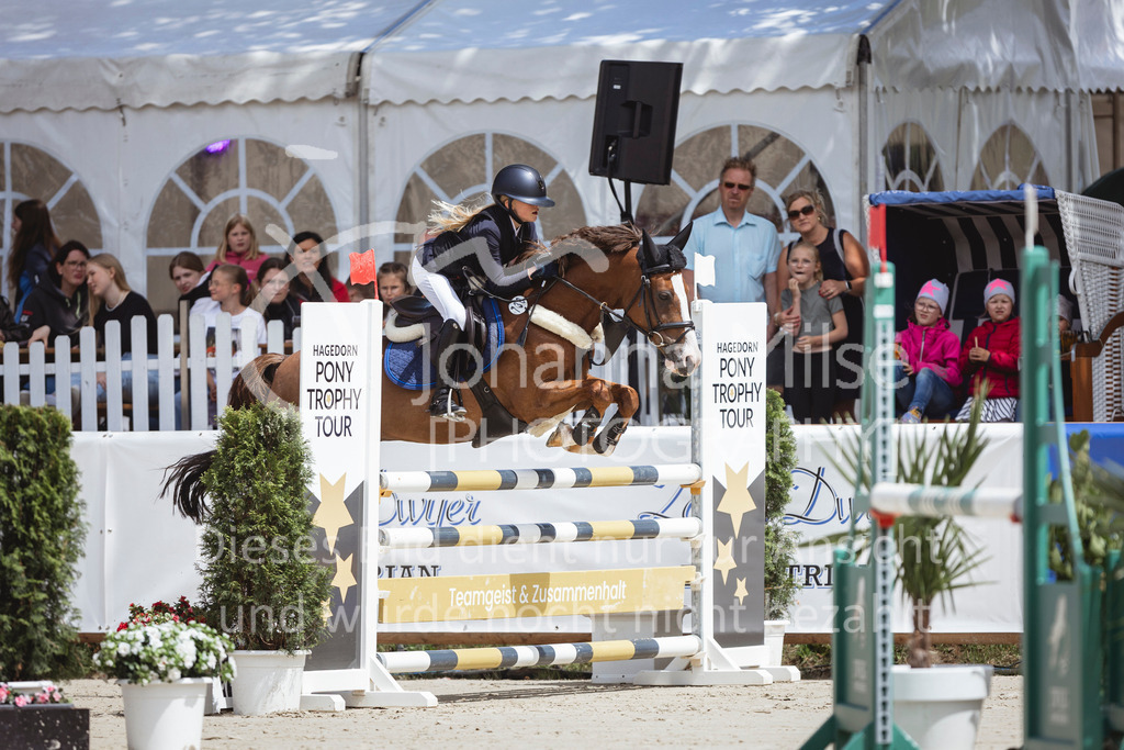240713_BHO_PonyTrophy-325 | Deine schönsten Turniermomente als professionelle Fotos! Entdecke hochwertige Pferdesport-Fotografie im Online-Shop. Jetzt Fotos finden & bestellen!