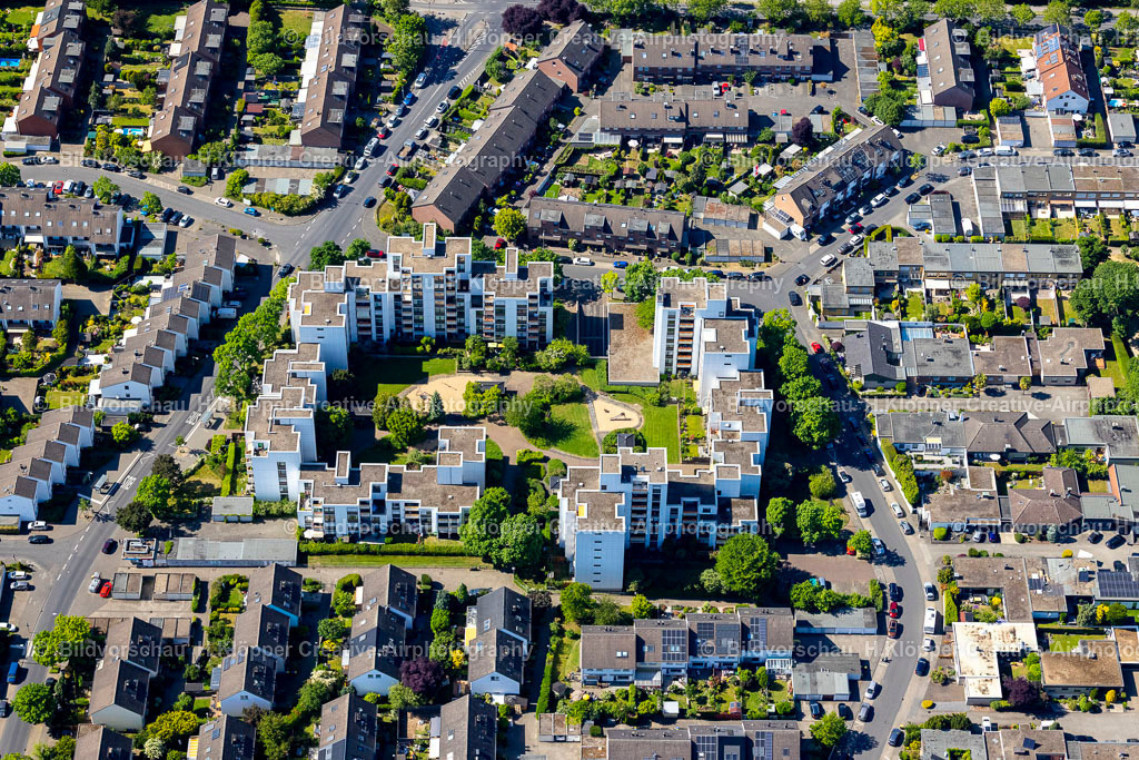 Luftbild Köln_Chorweiler-3399 | Luftbildfotografie und Luftbild Köln_ChorweilerPlattenbau- Hochhaus- Wohnsiedlung in Pesch im Bundesland Nordrhein-Westfalen, Deutschland - Realisiert mit Pictrs.com