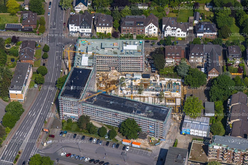 Bottrop220501872 | Luftbild, Neues Bauknecht-Quartier mit Bauarbeiten am ehemaligen RAG Gebäude Gleiwitzer Platz, Altstadt, Bottrop, Ruhrgebiet, Nordrhein-Westfalen, Deutschland