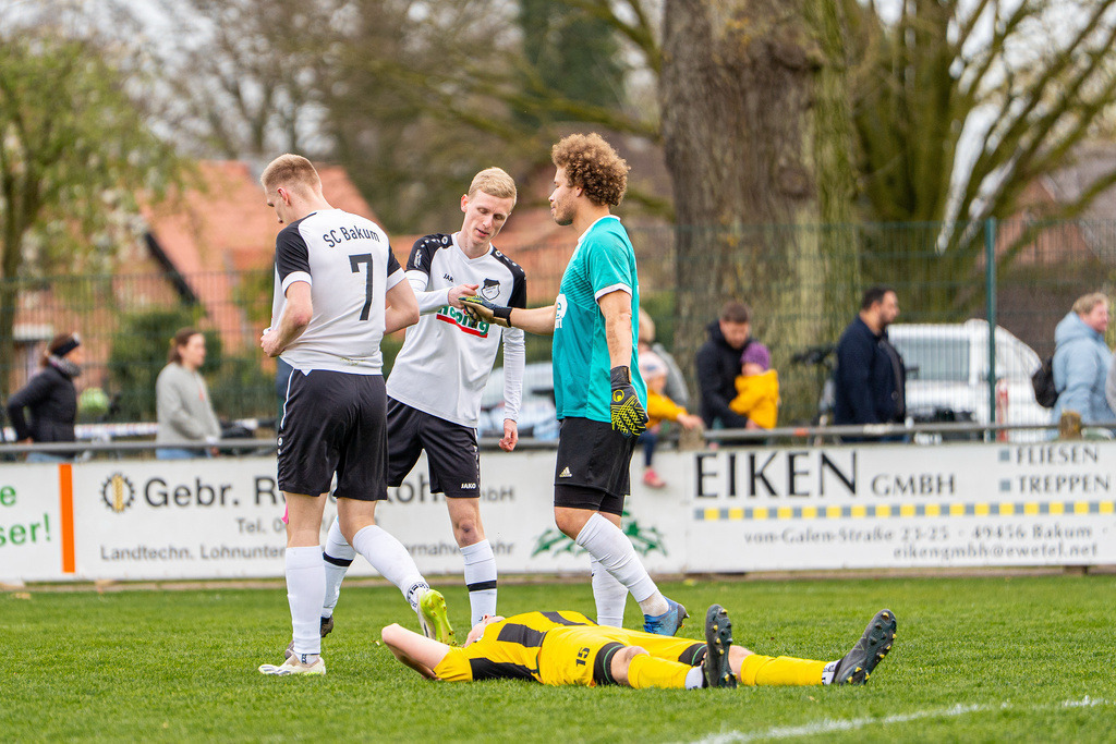 Fußball I Herren I Saison 2025-2026 I Kreisliga VEC I 22. Spieltag I SC SW Bakum - SV Falke Steinfeld I 24461 | jns.sportfotos - Realisiert mit Pictrs.com