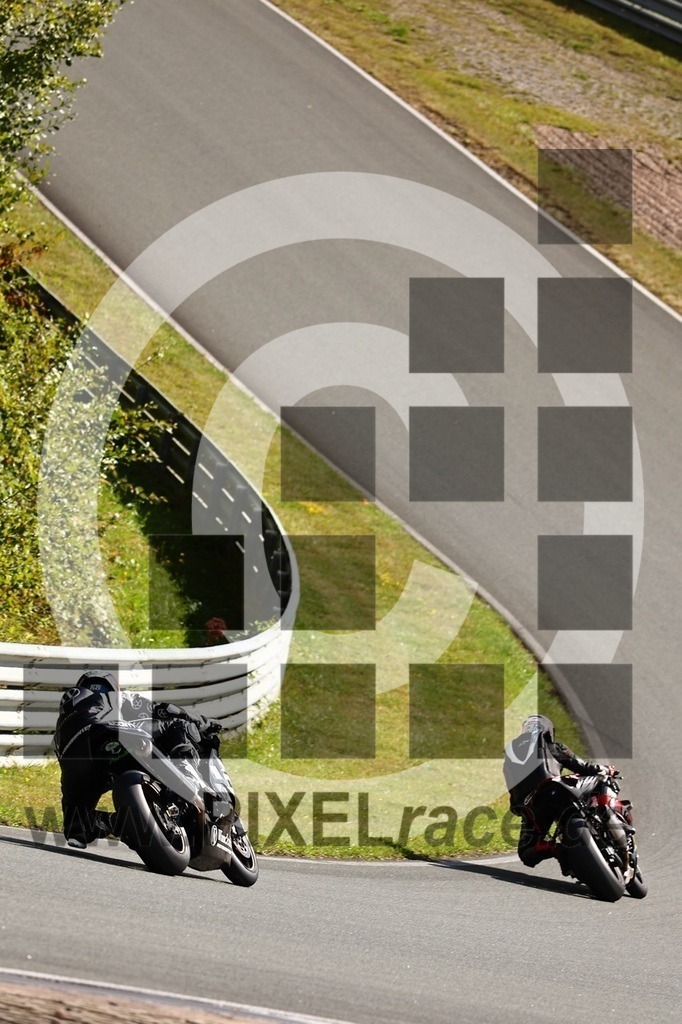 top-20250915_01549 | Schöne Erinnerungen an spannende Momente - das festzuhalten ist unser Job. PIXELrace.de ist seit 2003 auf den Rennstrecken Europas unterwegs um die Action draußen beim Fahren und die wunderbare Stimmung imm Fahrerlager für euch einzufangen.
