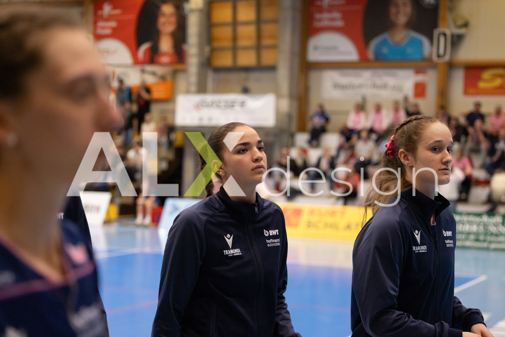 Volleyball I Frauen I Saison 2025-2026 I Volleyball NLA | Women I 1/2 Finals I  VC Kanti Schaffhausen - Sm'Aesch Pfeffingen I 18.03.2026 | 13 Anouk Locher (CH) (Sm'Aesch Pfeffingen) – Diagonalangriff - Realisiert mit Pictrs.com