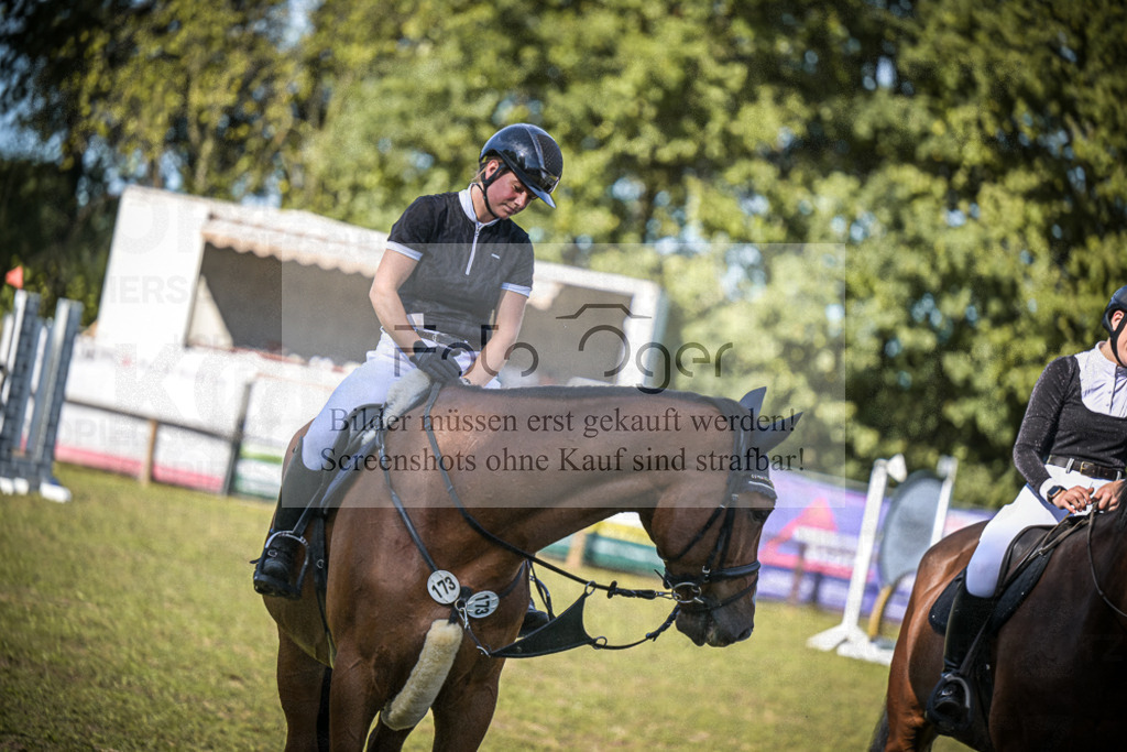 DOS_0033 | Entdecke hochwertige Reitturnierfotos von Foto Oger. Professionell, emotional und authentisch – jetzt Lieblingsmomente im Shop bestellen.Deutschlandweite Turnierfotografie. - Realisiert mit Pictrs.com