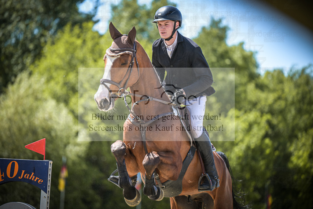DOS_5395 | Entdecke hochwertige Reitturnierfotos von Foto Oger. Professionell, emotional und authentisch – jetzt Lieblingsmomente im Shop bestellen.Deutschlandweite Turnierfotografie. - Realisiert mit Pictrs.com