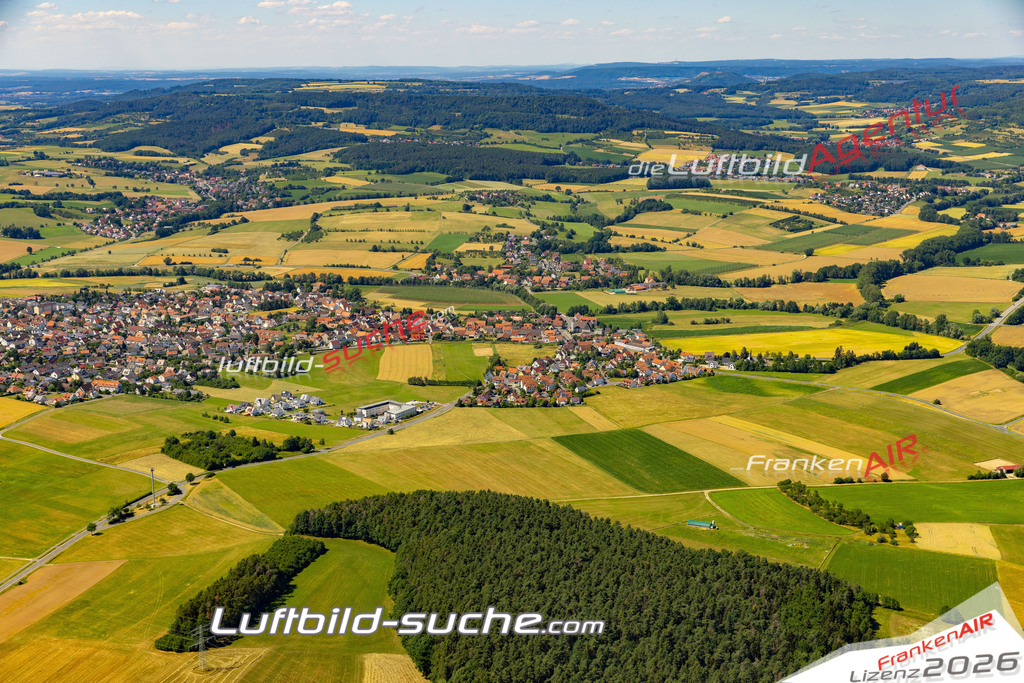 Aktuelles Luftbild von Forth Eckental - Die Luftaufnahme wurde 2022 mittels UL-Flugzeug erstellt ( keine Drohne ) - hochauflösende Kamera-Systeme von  Canon -Beste Qualität - Für grossformatige Ausdrucke geeignet. Die Geschenkidee !