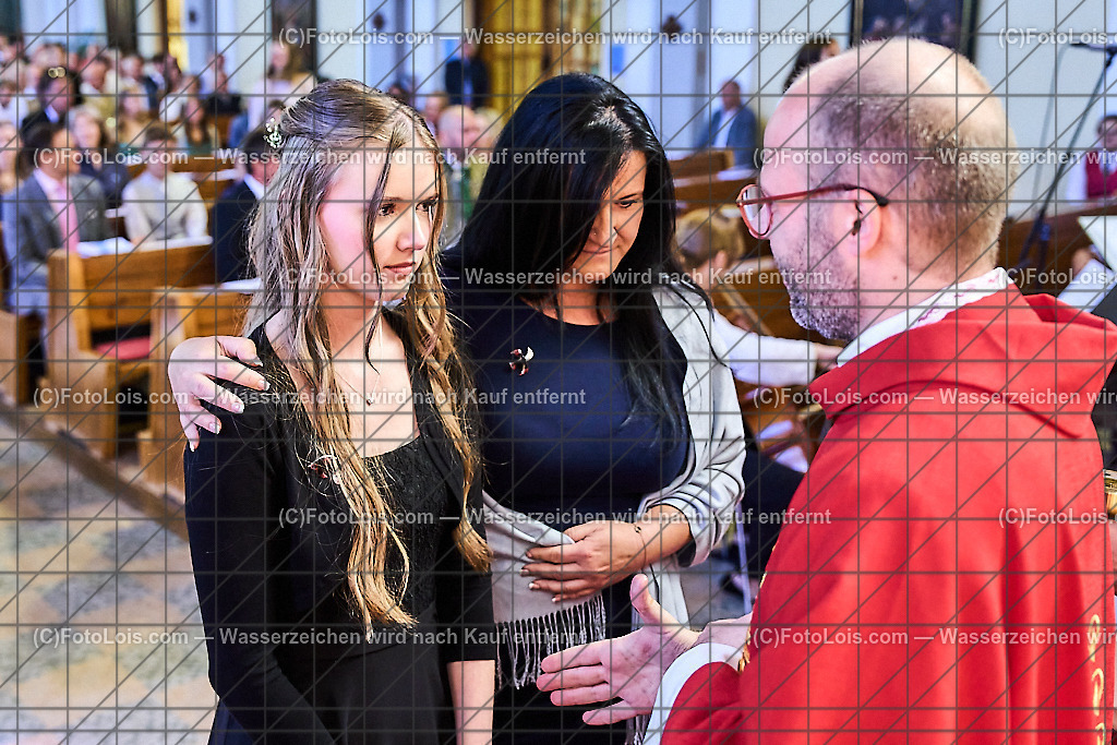 ALP0859_PfarrFirmung Wieselburg_Firmvorgang | (C)FotoLois.com, Alois Spandl, Firmung in der Pfarrkirche Wieselburg mit Generalvikar Dr. Christoph Weiss, Dechant Pfarrer Daniel Kostrzycki und Monignore Franz Dammerer, Sa 15. Juni 2024.