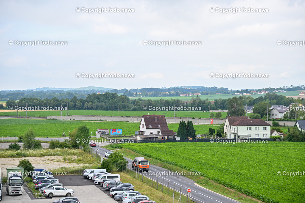 Festakt_ OeBB Gleisausbau_ Baustart_ 01.07.2024-15 | 01.07.2024, Hoersching, AUT, Festakt OeBB-anlaesslich des 4-gleisigen Ausbau des Abschnitt Linz - Marchtrenk, im Bild Ausbaugebiet