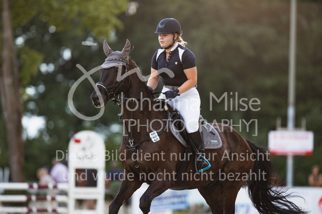 220825_Delbrueck_A1-Mannschaft-346 | Deine schönsten Turniermomente als professionelle Fotos! Entdecke hochwertige Pferdesport-Fotografie im Online-Shop. Jetzt Fotos finden & bestellen!