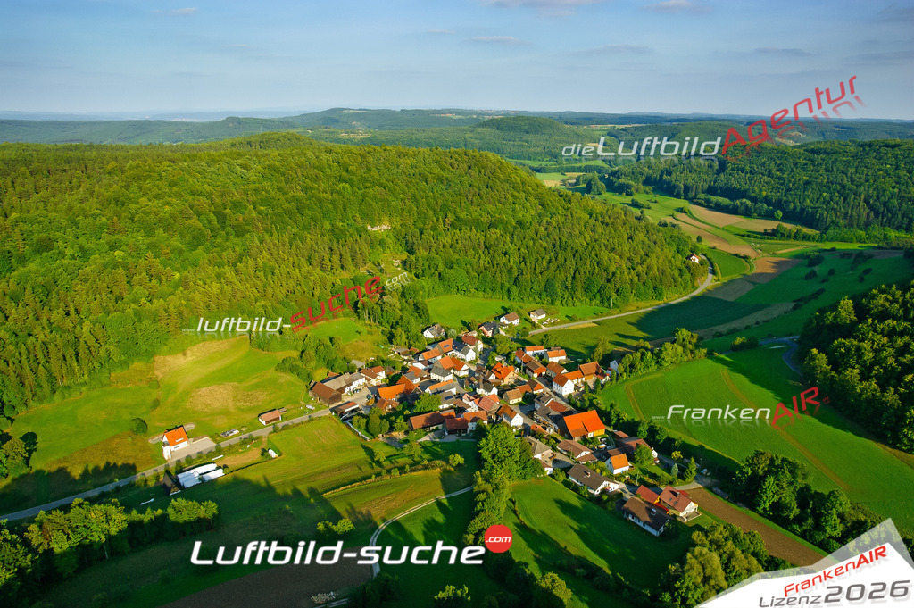 Die Luftaufnahme Kaspauer - Weismain wurde vom UL-Flugzeug (keine Drohne) aus fotografiert.Hohe Druck- Auflösung-die Geschenkidee!