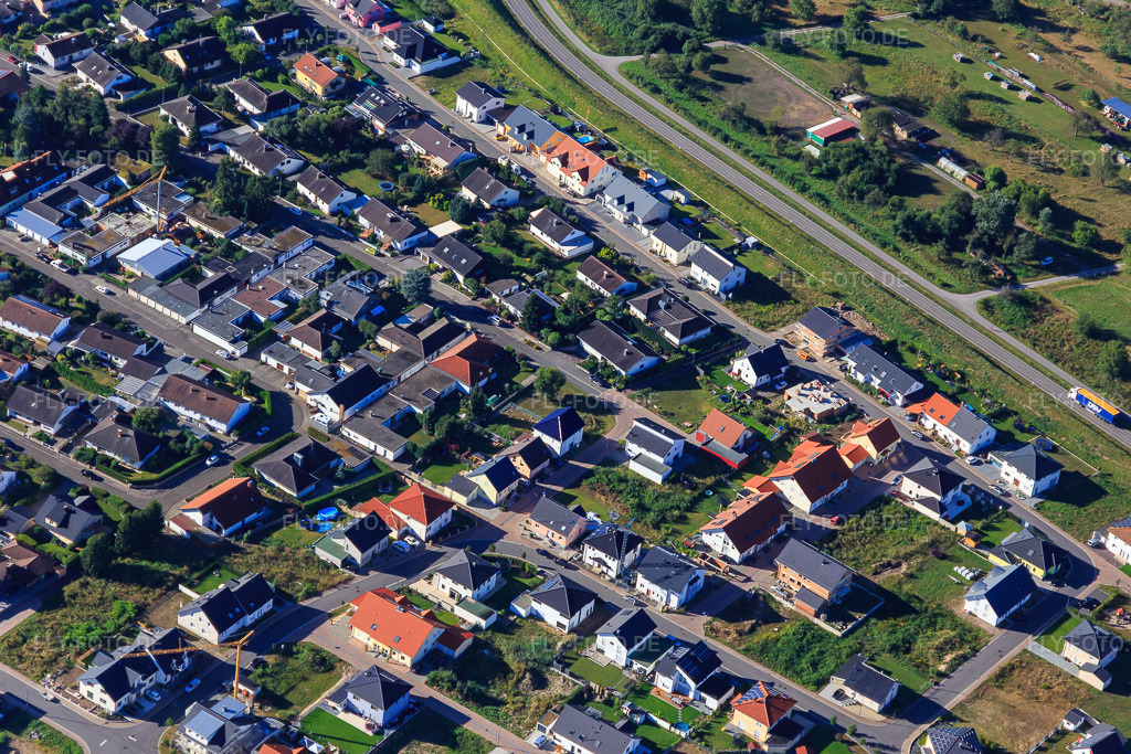 Luftbild: Forstlandallee in Jockgrim im Bundesland Rheinland-Pfalz in Deutschland. Foto: IMG_094000.jpg vom 23.08.2016 durch Werner Riehm/FLY-FOTO.de