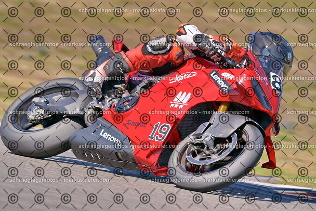 26bt05-0194 | markuskiefer.com - Realisiert mit Pictrs.com