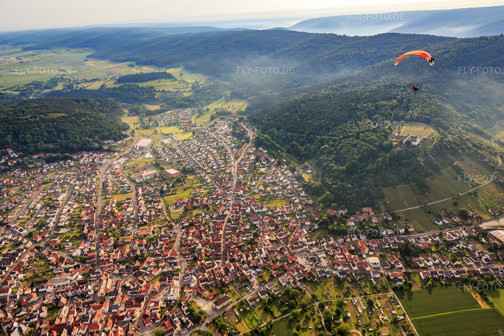 Luftbild: Kloster Engelberg über der Stadt in Großheubach im Bundesland Bayern in Deutschland. – Foto: IMG_089597.jpg vom 11.06.2016 durch Werner Riehm/FLY-FOTO.de – Auflösung des Originals: 5472 x 3648 px – Franziskanerkloster Engelberg