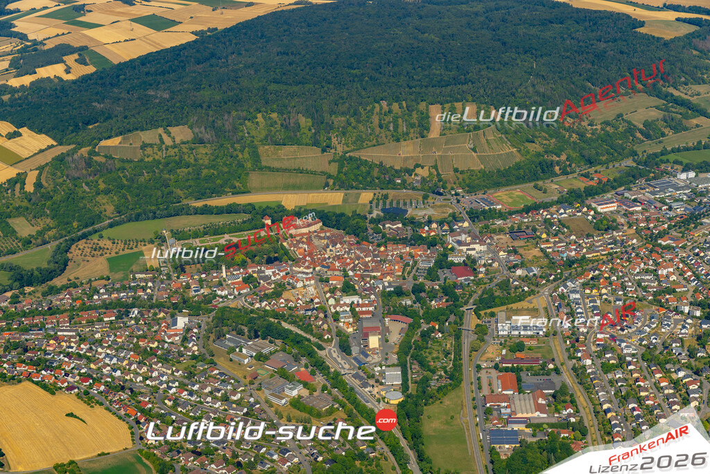 Das Luftbild zeigt :  Weikersheim - Die Luftaufnahme wurde 2023 vom UL-Flugzeug aus erstellt ( keine Drohne ) - Hochauflösende Luftaufnahme - Für grossformatige Ausdrucke geeignet. Die Geschenkidee !Mit Lizenz und Bildrechte bestellbar