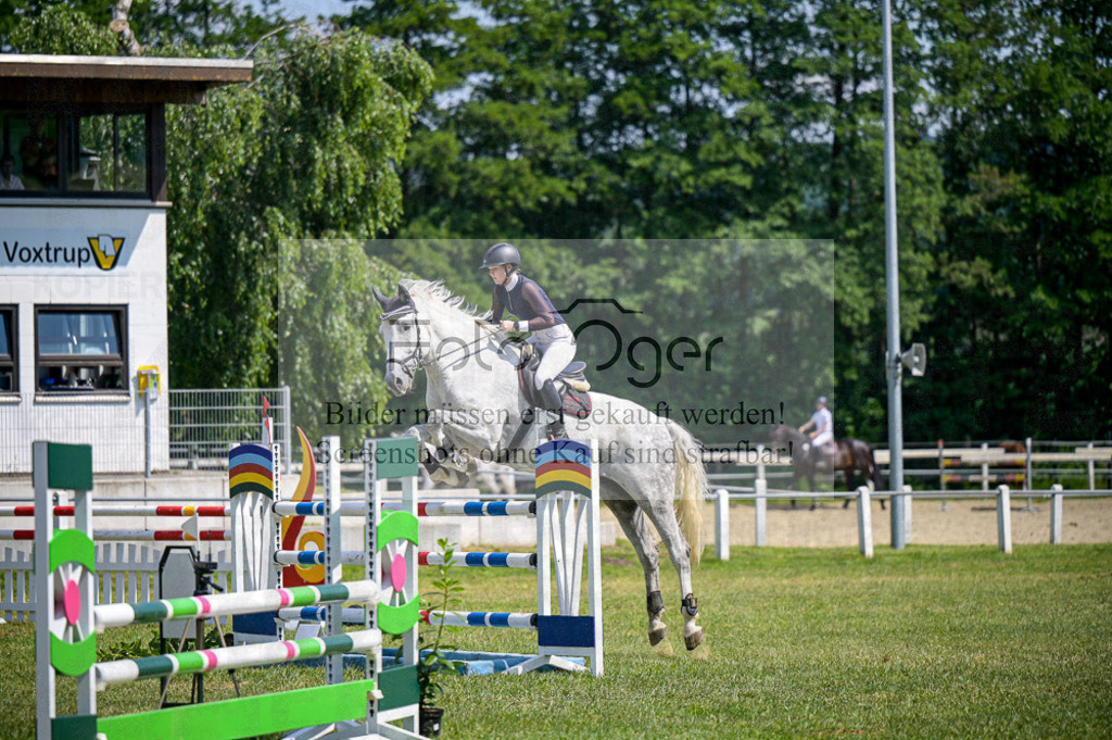 Reitturnier Voxtrup | Entdecke hochwertige Reitturnierfotos von Foto Oger. Professionell, emotional und authentisch – jetzt Lieblingsmomente im Shop bestellen.Deutschlandweite Turnierfotografie. - Realisiert mit Pictrs.com