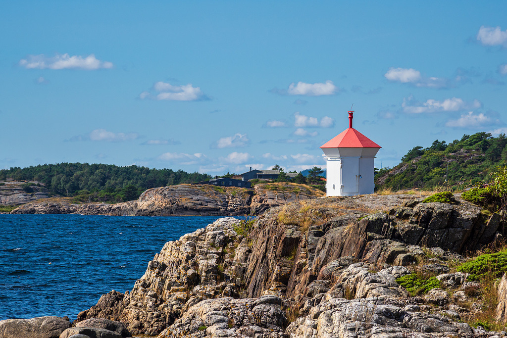 Leuchtfeuer auf der Schäreninsel Merdø in Norwegen | Leuchtfeuer auf der Schäreninsel Merdø in Norwegen.