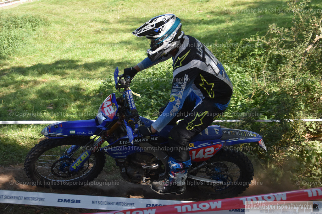 DSC_0021 | Sportfotografie , Motorsport, Motoross, Reitsport, Mointainbike, Enduro,
Landschaft , Outdoor, Eventfotografie, Landschaft, Bilder online bestellen - Realisiert mit Pictrs.com