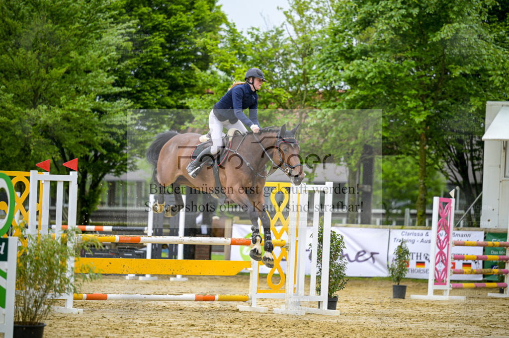 Reitturnier Lienen | Entdecke hochwertige Reitturnierfotos von Foto Oger. Professionell, emotional und authentisch – jetzt Lieblingsmomente im Shop bestellen. - Realisiert mit Pictrs.com