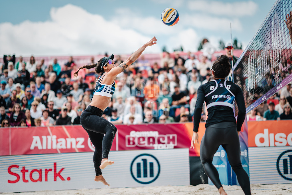 Beachvolleyball | Frauen | German Beach Tour 2024 | Tourstop Bremen | 09.06.2024 | Andressa Cavalcanti Ramalho beim Angriff