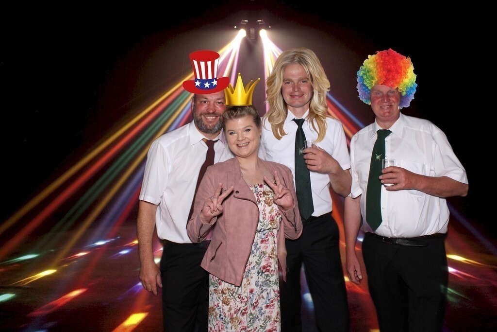 top-top.de-250628-075 | Foto, Video, Fotografie, Videografie, Fotobox, DJ, Discjockey, Musik, Musikbox, Veranstaltung, Photobooth, Amazon, Ebay, Buchtipp, Bestseller, Autor, Verlag, Buch, Wesel, Hamminkeln, NRW, Dinslaken, Rees, Drohne, Hochzeit, Party, Fotobox, Wesel, Fotograf