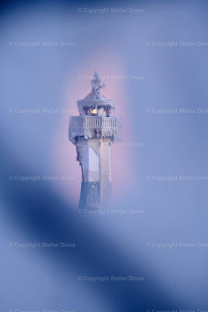 _DSC9026 | Findlinge im Eis, Zeesenboote bei der Traditionsregatta, eine Seebrücke im Sonnenaufgang - mit den Bildern aus dieser Galerie erhalten Sie wunderschöne Aufnahmen über das ganze Jahr. Ein tolles Produkt zum Verschenken, Werben oder zum Träumen vom nächsten - Realisiert mit Pictrs.com