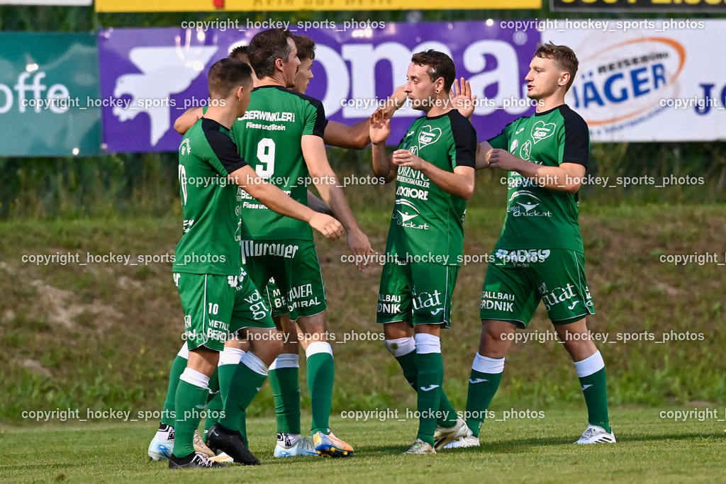 FC Lendorf vs. SC St.Veit | #9 Christian Kautz FC Lendorf, #12 Felix Helmut Hutter FC Lendorf, Jubel FC Lendorf Mannschaft, FC Lendorf vs. SC St.Veit, FC Lendorf vs. SC St.Veit am 17.08.2024 in Lendorf (Thomas Morgenstern-Arena), Austria, (Photo by Bernd Stefan)
