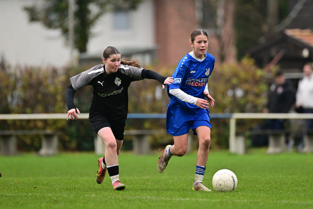 Fußball I Juniorinnen I Saison 2025-2026 I Niedersachsenpokal I Viertelfinale I JFV A-O-B-H-H - FC Rosengarten I 34473 | Der Sportfotograf. - Realisiert mit Pictrs.com