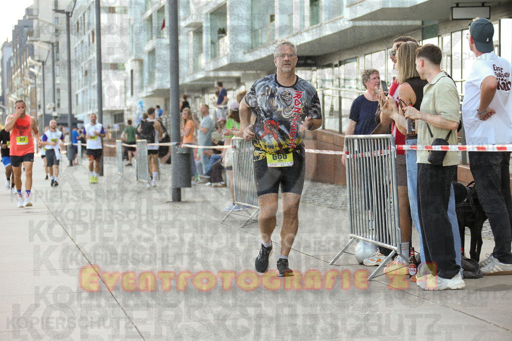 250920_1452_EX1_8024 | Sportfotografie im Rhein-Sieg Kreis, Köln, Bonn, NRW, Rheinland Pfalz, Hessen, etc. Unser Tätigkeitsfeld umfasst den Laufsport vom Volkslauf über den Marathon, Duathlon, Triathon bis zum Ultralauf wie Kölnpfad Ultra oder Schindertrail.