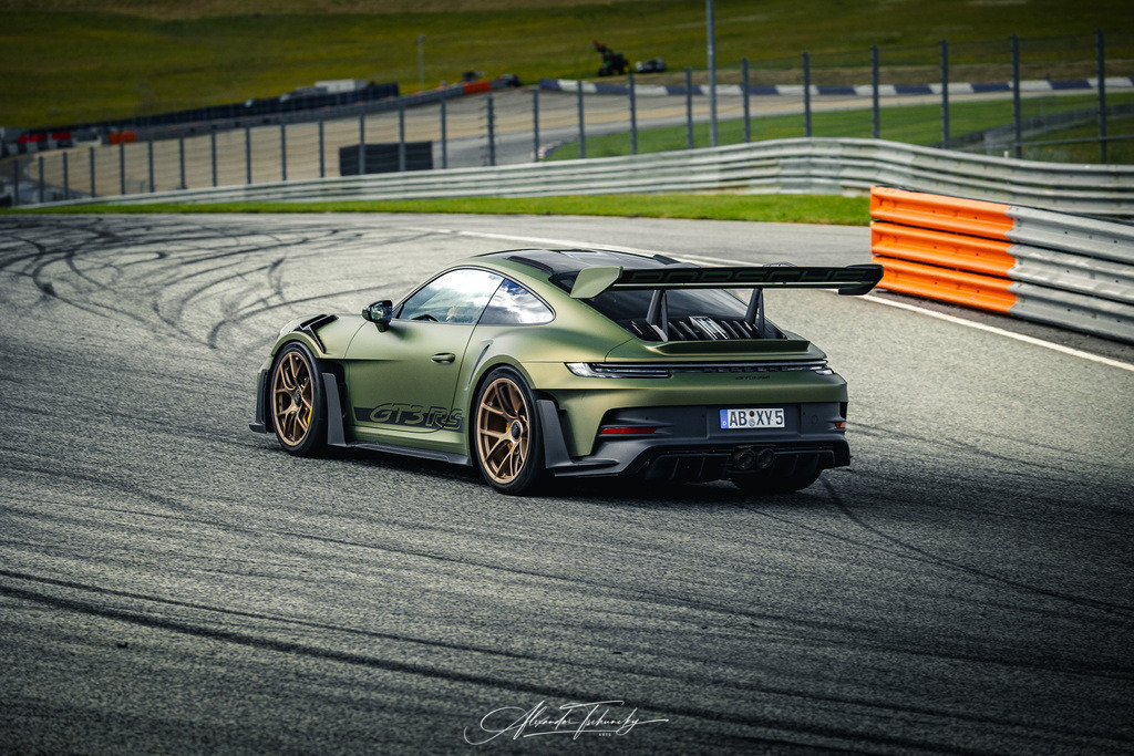 R6PZ2445 _Alexander Tschuncky | Entdecken Sie die faszinierende Welt von Alexander Tschuncky Arts: Kreative Fotografie, atemberaubende Automobilkunst und hochwertiger Bilderdruck. Lassen Sie sich inspirieren! - Realisiert mit Pictrs.com