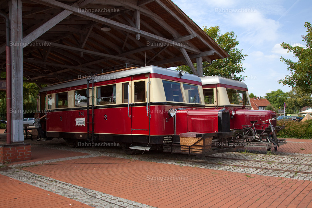 DEVt41BruchhausenVilsen2p070810 | Stöbern Sie durch einzigartige Aufnahmen und finden die perfekte Aufnahme für jeden Eisenbahnentheusiast! Stellen Sie sich aus einer Reihe von Möglichkeiten wie der Druck auf Leinwände, Fotoposter, Kalender oder Magnetfotos Ihr Geschenk zusammen - Realisiert mit Pictrs.com