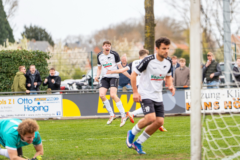 Fußball I Herren I Saison 2025-2026 I Kreisliga VEC I 22. Spieltag I SC SW Bakum - SV Falke Steinfeld I 24279 | jns.sportfotos - Realisiert mit Pictrs.com