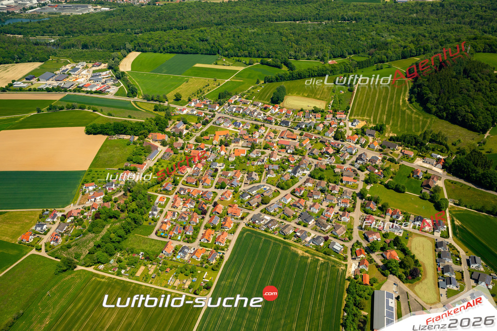 Das Luftbild zeigt Wangen Illerrieden - Die Luftaufnahme wurde 2023 vom UL-Flugzeug aus erstellt ( keine Drohne ) - Hochauflösende Luftaufnahme - Für grossformatige Ausdrucke geeignet. Die Geschenkidee !Mit Lizenz und Bildrechte bestellbar
