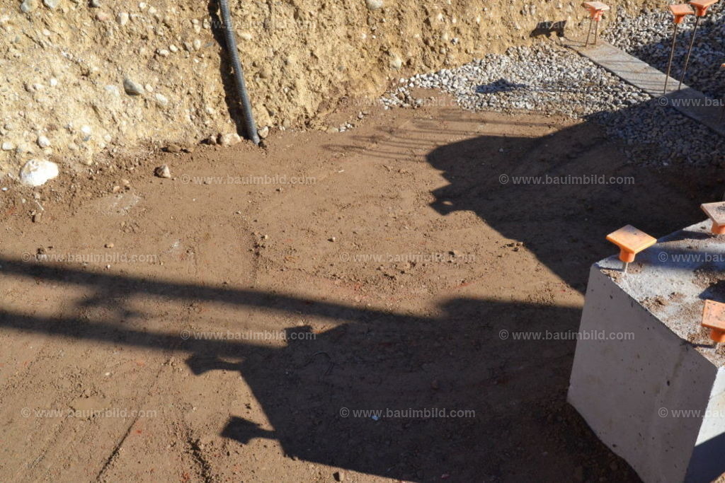 bib-lg02-erdarbeiten-0170 | Nach LV-Leistungsgruppen sortierte Detailfotos über den Bau eines Hauses. Alle Hausbau-Bilder direkt vom Urheber und Autor der Website Haus-Selber-Bauen.com